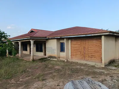 6 Bedrooms House — Mampongteng Nico City Kenyasi Bosore/, Kumasi Metropolitan, Ashanti