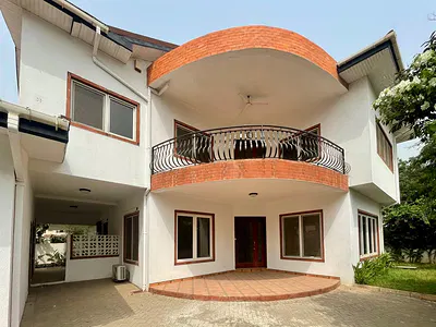 4 Bedroom Townhouse in a Gated Community with Swimming Pool — Airport Residential Area, Accra