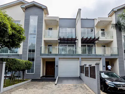 4 Bedroom Townhouse in a Gated Community with Swimming Pool — Airport Residential Area, Accra