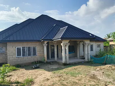 7 Bedrooms House — Mampongteng Nico City, Kumasi Metropolitan, Ashanti