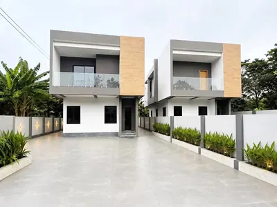 4-Bedroom House with Staff Quarters — La Nkwantanang Madina Municipal, Accra