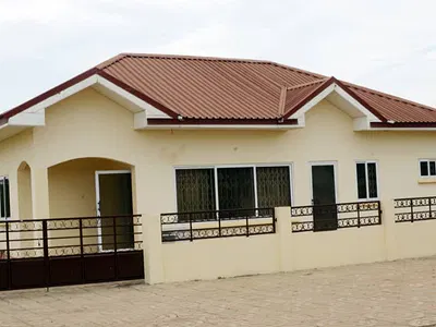 Executive 2 Bedroom Fully Furnished Self Compound — Ut Property Estate, Oyarifa, La Nkwantanang Madina Municipal, Accra
