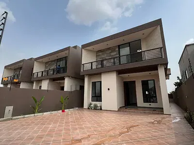 4 Bedroom Executive House — Oyarifa, La Nkwantanang Madina Municipal, Accra