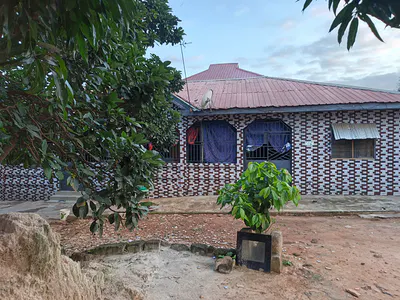 5 Bedrooms House — Kenyasi Bosore, Kumasi Metropolitan, Ashanti