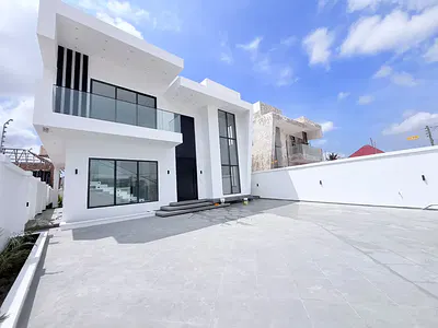 4 Bedroom House with Swimming Pool — Ashaley Botwe, Adenta Municipal, Accra