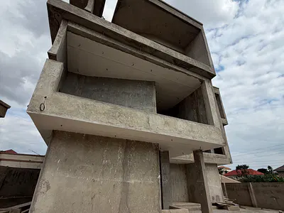 8 Bedroom Luxury Home — Daban, Daban, Kumasi Metropolitan, Ashanti