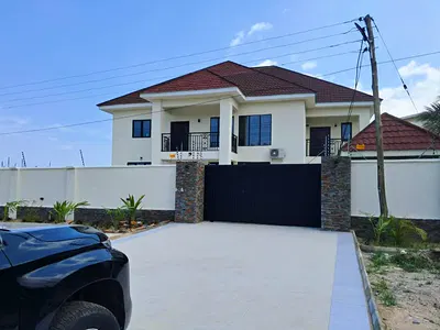 4-Bedroom Detached House with Boys' Quarters — Spintex, Accra