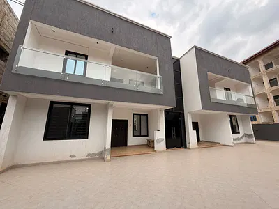 Executive 2 Bedroom Apartment — Oyarifa, La Nkwantanang Madina Municipal, Accra