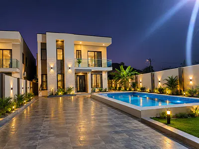 4 Bedroom House with Swimming Pool — Accra Metropolitan, Accra