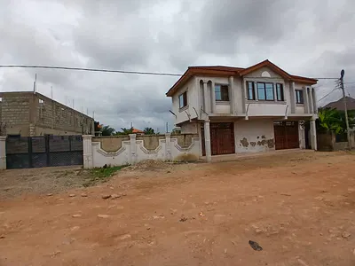 Storey Building with 2 Shops and 2 Bedrooms — Commando, Adenta, Adenta Municipal, Accra
