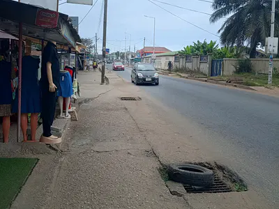 Roadside Quarter Plot — Abodwe Mamprobi, New Mamprobi, Accra