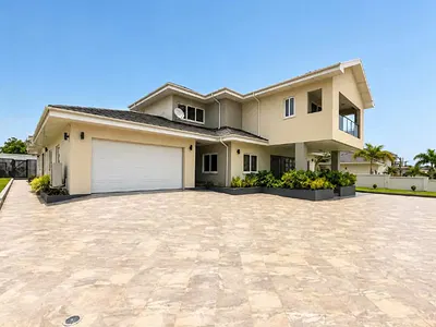 Executive 4 Bedrooms House — East Airport, Airport Residential Area, Accra
