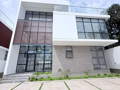 4 Bedroom House with BQ and Swimming Pool — Labone, Cantonments, Accra