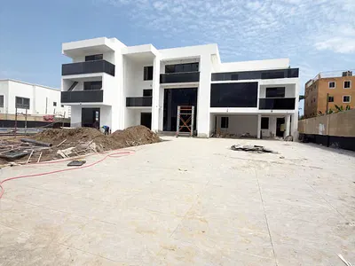 8-Bedroom Luxury Home with Gym and Pool — East Legon, Accra