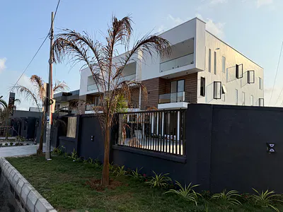 5 Bedrooms Duplex House — Cashew Link BVLD, East Legon, Accra