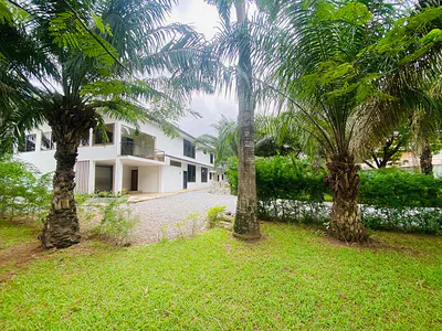 10 Bedroom House for Commercial Use — Cantonment, Cantonments, Accra