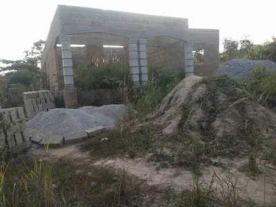 4 Bedroom Uncompleted House — Behind Gyaaman Pensan SHS, Kwabre, Ashanti
