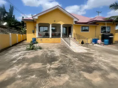 4 Bedroom House — Fise, Pokuase (Pokoasi), Ga West Municipal, Accra