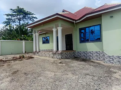 House — Pipe Tank, Agona West Municipal, Central Region