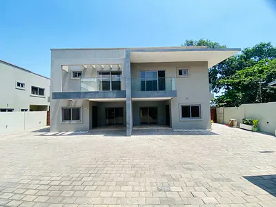 4 Bedroom Semi-Detached Townhouse — Cantonments, Accra