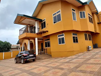 8 Bedrooms House — Kronum Kwapra BBC, Kumasi Metropolitan, Ashanti