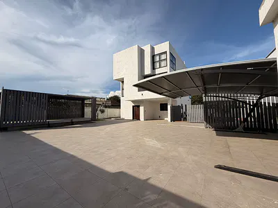 4 Bedroom House with Pool and BQ — Adjiringanor, East Legon, Accra