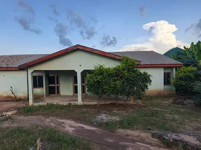 5 Bedrooms House — Fawoade, Kumasi Metropolitan, Ashanti