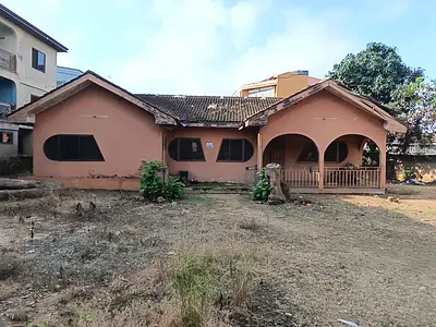 2 Bedrooms House (on Full Plot) — Kumasi Airport Dvla,, Kumasi Metropolitan, Ashanti