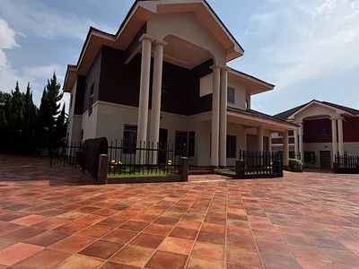 5 Bedroom House — Arnd Kofi Job Residence, Kumasi Metropolitan, Ashanti