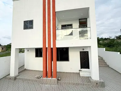 Executive 4 Bedrooms House — Acp Estate, Pokuase (Pokoasi), Ga West Municipal, Accra