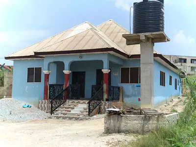 4 Bedrooms House — Abijan Nkwanta, Aputuogya., Kumasi Metropolitan, Ashanti