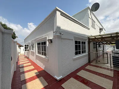 7 Bedroom House — Abrepo Bronikrom, Adansi South, Ashanti