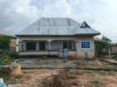 2 Bedrooms House (on Full Plot) — Kumasi Metropolitan, Ashanti