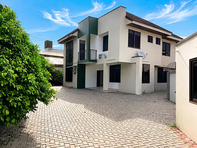 Modern 4 Bedroom Townhouse — Cantonments, Accra